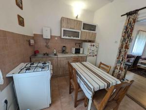Holiday Home with BBQ in Fonyod-Balaton 55446