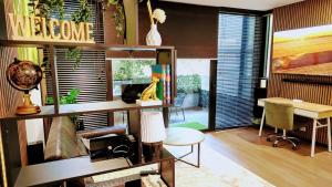 Parkside Townhouse - King Bed - Direct Entry