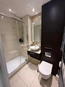 Spacious 2-bed Apt Near Canary Wharf- Long stay
