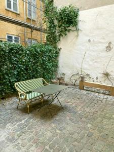 Flat With Cobbled Courtyard In Central Copenhagen
