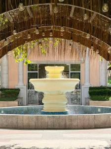 Venice Luxe Twin Bed Stay ,Pool, Kitchen For Max of 3 Guests Only