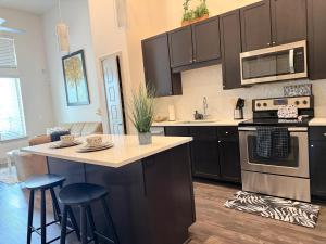 Modern Elegance Simple Living Frisco