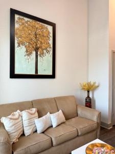 Modern Elegance Simple Living Frisco