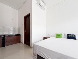 Urbanview Hotel Tegal Jinah