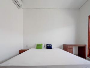 Urbanview Hotel Tegal Jinah
