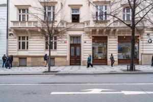 Blueground Vinohrady balcony nr Riegrovy Sady PRG-89