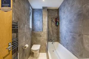 West Kensington 1BR 1-Min Tube Heathrow Direct