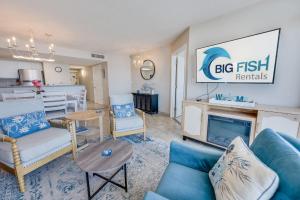 Amazing Baywatch 3BR w Pools Direct Ocean Front