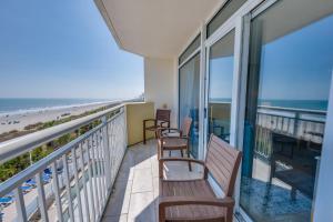 Amazing Baywatch 3BR w Pools Direct Ocean Front