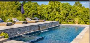 Wildroots resort by lake & woods