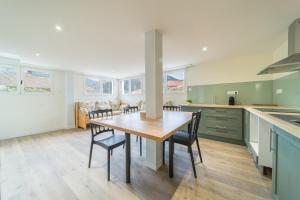 28 Grand Rocher Bright & quiet ground floor 4 BDR