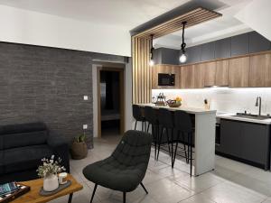 Evis House