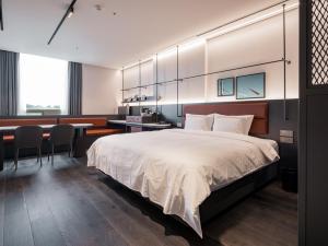 L7 CHUNGJANG by LOTTE HOTELS, formerly Ramada Plaza by Wyndham Chungjang