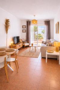 La Amapola, a Little Oasis with Sea View, Pool & Terrace in Nerja