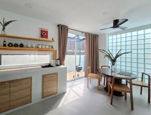 CityNest Homely Retro