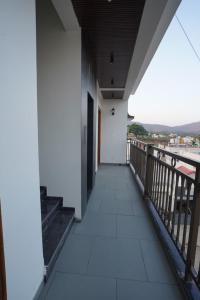 Ghatta service apartment