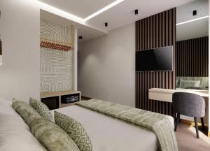Chrispy City Living ex Nefeli