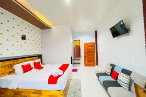 RedDoorz at Hotel Dieng Berastagi