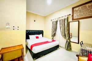 RedDoorz at Hotel Dieng Berastagi