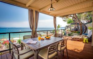 2 Bedroom Amazing Stacaravan In Krk