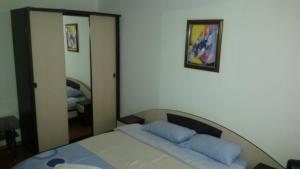 Alexander Flora Apartment