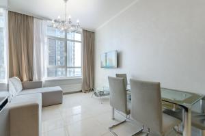 12-214 Central Park, John McCain 7, Kyiv centre, stunning city view, 15 kW backup power, Petrovdom Apartment