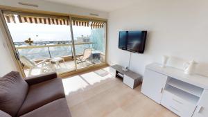 74E - Beau 2Pavec grande terrasse et magnifique vue mer