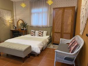 Romance Hotel