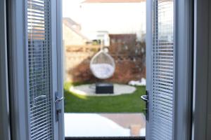 x HOT TUB BLACKPOOL PLEASURE BEACH x