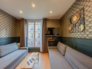 Urban Flat 18 - Charming 2BDR Parisian Home
