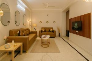 The Hidden Gem - One BHK Full Furnished With Canopy, Kitchen, Hall, Wifi and AC