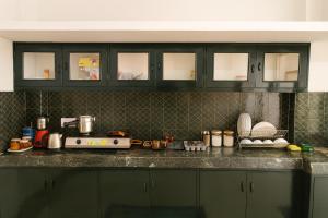 The Hidden Gem - One BHK Full Furnished With Canopy, Kitchen, Hall, Wifi and AC