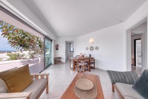 Bungalow Famara - Canary Soul - Ocean views - Beach 2 min By Lanzarote Vacation Homes