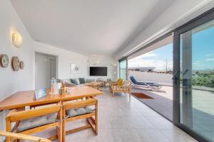 Bungalow Famara - Canary Soul - Ocean views - Beach 2 min By Lanzarote Vacation Homes