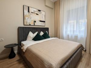 Universitate Suite - 2 Baths - 2 Mins to Old Town