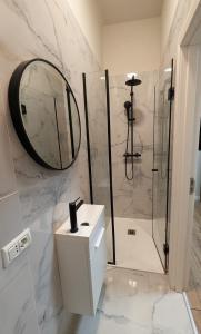 Universitate Suite - 2 Baths - 2 Mins to Old Town