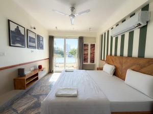 One Uptown 201 modern 1 BHK loft