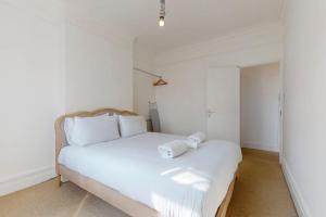 Bright 2BR Wimbledon Home Near Centre Court & Tube