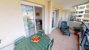 28D - Centre ville avec terrasse et parking