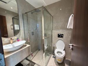 Luxury modern villa river views near city, beach