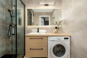 Przytulny Jasny Apartament z Balkonem by Noclegi Renters