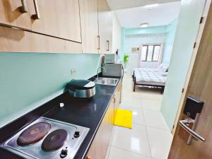 Comfort Stay Shore Residences Near MOA
