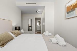 Sea View Brand New 3BR Luxury Retreat Pool Gym