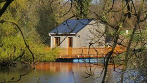 Maisons de vacances Cabanes flottantes et gites au fil de l'eau : photos des chambres