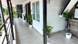 Georgian Homestay, Kanthalloor