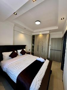Luxury 2 BR with Balcony Kilimani Nairobi