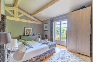 Provençal house with two swimming pools, jacuzzi and sauna