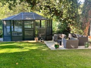 Provençal house with two swimming pools, jacuzzi and sauna