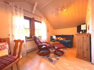 Ferienwohnung und Ferienhaus am Rennsteig bei Eisenach - Angela Jaentsch