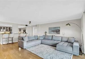 Luxury Two Bedroom Condo with Bay and Gulf Views